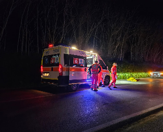 San Lorenzo in Campo - Scende dal bus e viene investito: morto 38enne